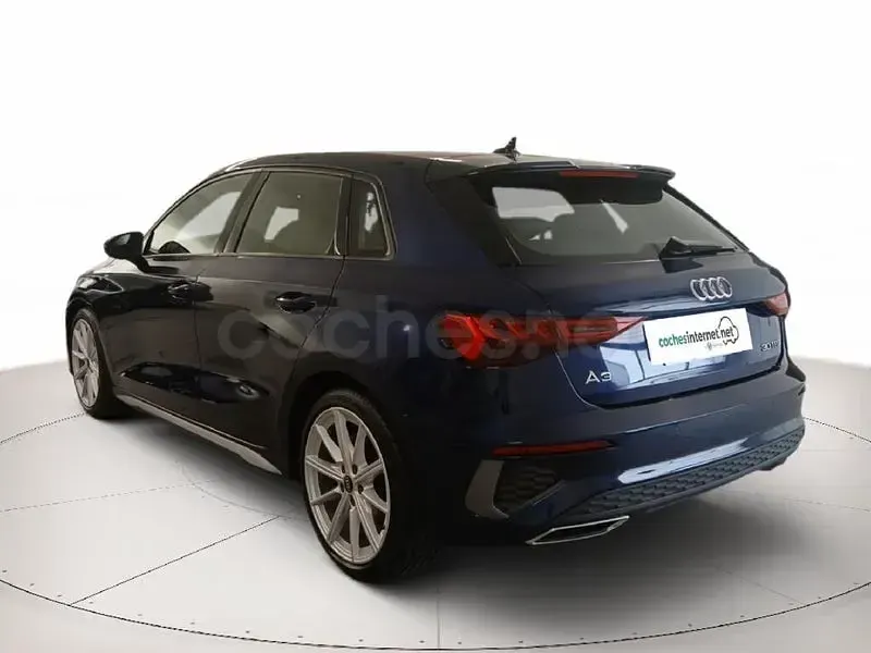 Usado Audi A3 S-Line 110 CV (80 kW) 2023 Azul Berlina