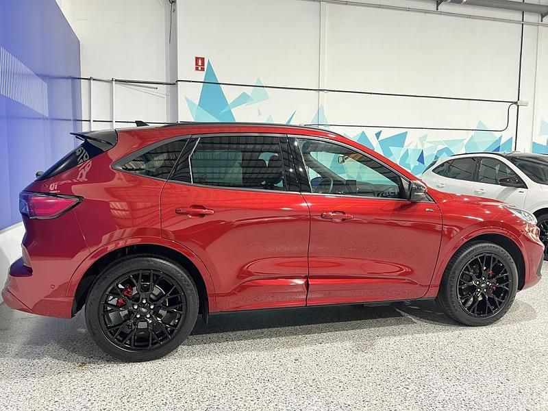 Usado Ford Kuga ST-Line X 225 CV (165 kW) 2022 Rojo SUV