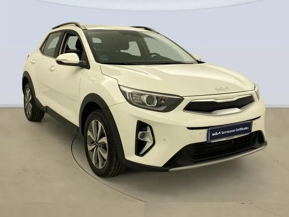 Usado Kia Stonic 101 CV (74 kW) 2025 Blanco SUV