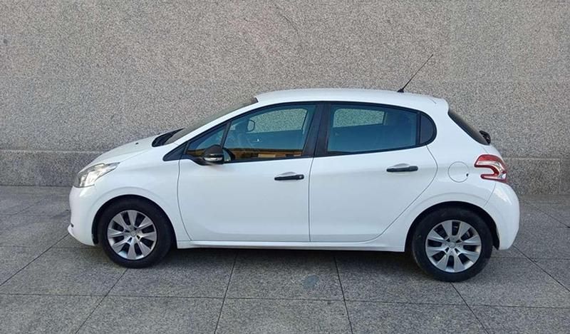 Usado Peugeot 208 Business-Line 68 CV (50 kW) 2014 Blanco Utilitario