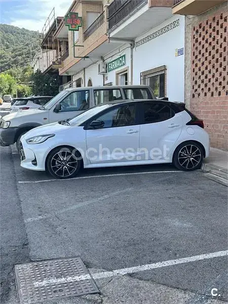 Usado Toyota Yaris Hybrid Edition 130 CV (95 kW) 2024 Blanco Berlina