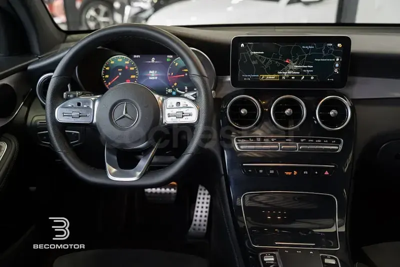 Usado Mercedes GLC200 163 CV (119 kW) 2020 Gris / plata SUV