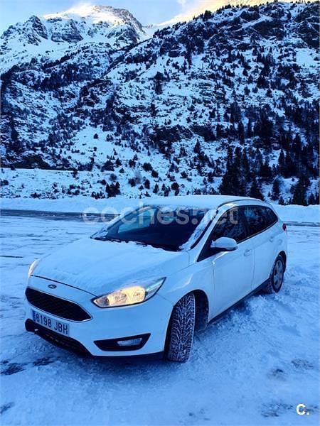 Blanco Usado 2014 Ford Focus Trend Familiar | 2995 € - Imagen 1/4