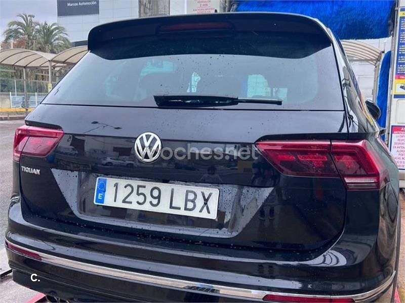 Usado VW Tiguan R-line 150 CV (110 kW) 2019 Negro SUV