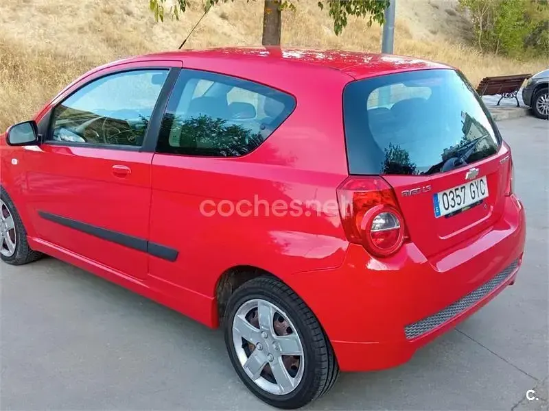 Usado Chevrolet Aveo LS 101 CV (74 kW) 2010 Rojo Berlina