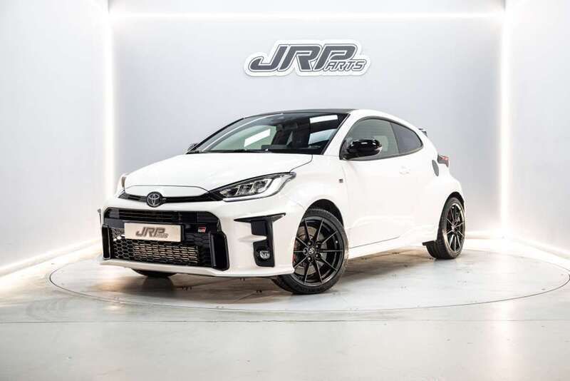 Blanco Usado 2023 Toyota Yaris Utilitario | 37.990 € (Un poco caro) - Imagen 1/4