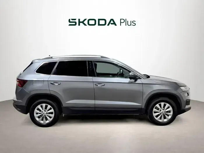Usado Skoda Karoq Selection 150 CV (110 kW) 2024 Gris SUV