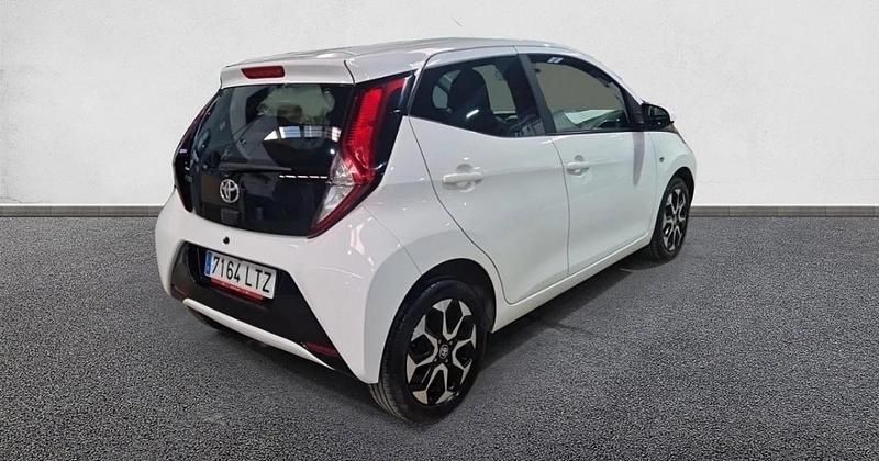 Usado Toyota Aygo X-play 72 CV (52 kW) 2021 Utilitario