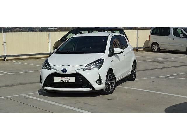 Usado Toyota Yaris Hybrid 100 CV (73 kW) 2020 Blanco Berlina