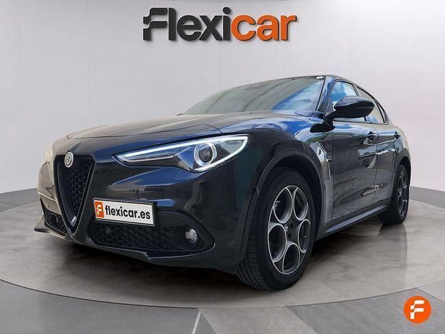 Usado Alfa Romeo Stelvio Sprint 190 CV (139 kW) 2022 Negro SUV