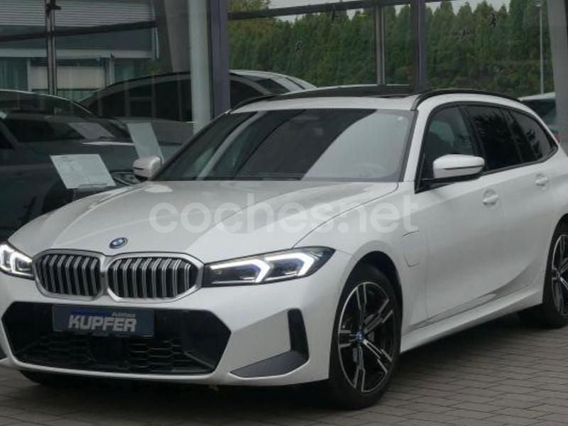 Blanco Usado 2024 BMW 330e Comfort Edition Familiar | 43.490 € (Precio justo) - Imagen 1/4
