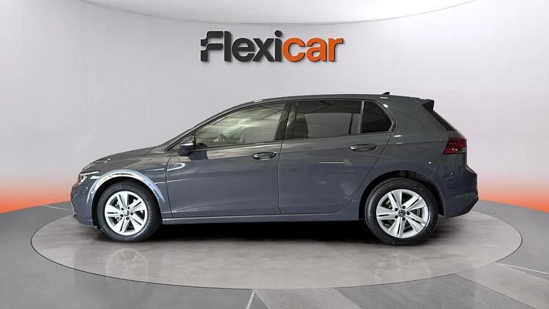 Usado VW Golf VIII Life 116 CV (85 kW) 2021 Gris Utilitario