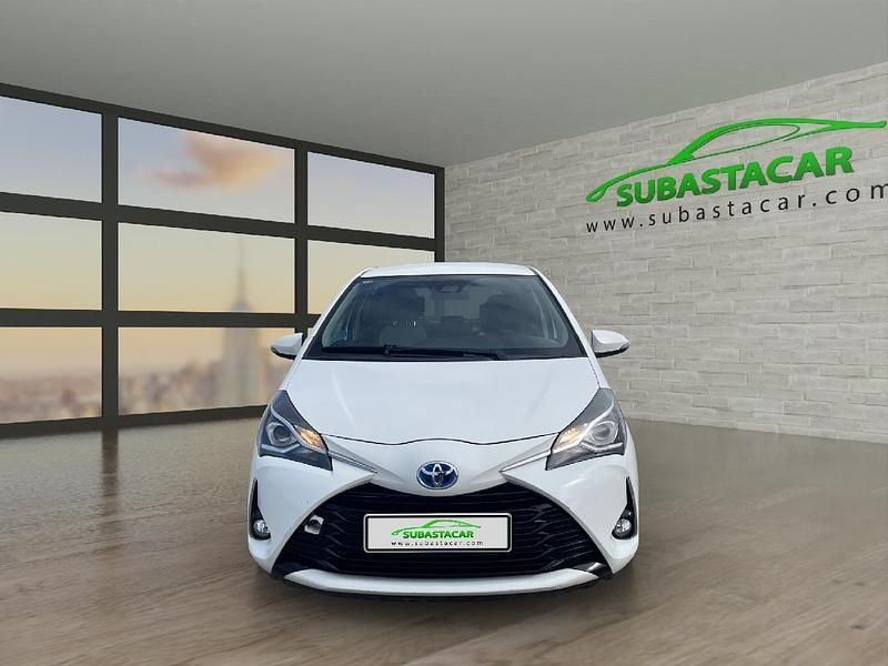 Usado Toyota Yaris Hybrid Active 100 CV (73 kW) 2018 Blanco