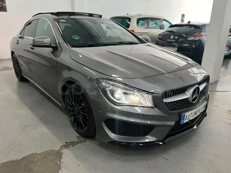 Usado Mercedes CLA200 AMG line 136 CV (100 kW) 2015 Gris / plata Coupe