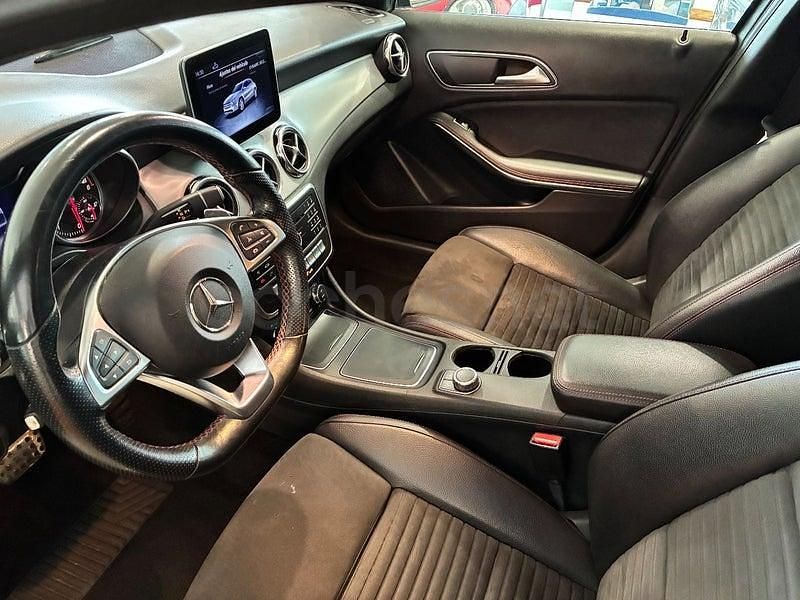 Usado Mercedes GLA220 AMG line 177 CV (130 kW) 2017 Negro SUV