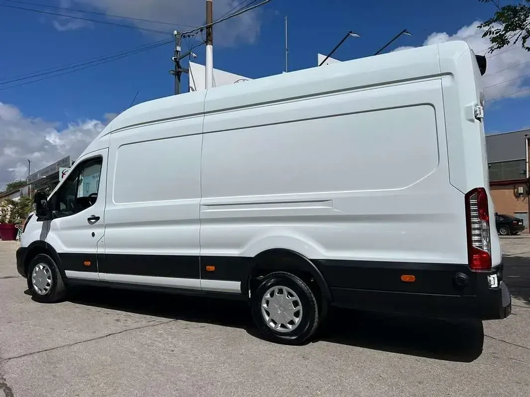 Usado Ford Transit Trend 129 CV (94 kW) 2023 Blanco Van