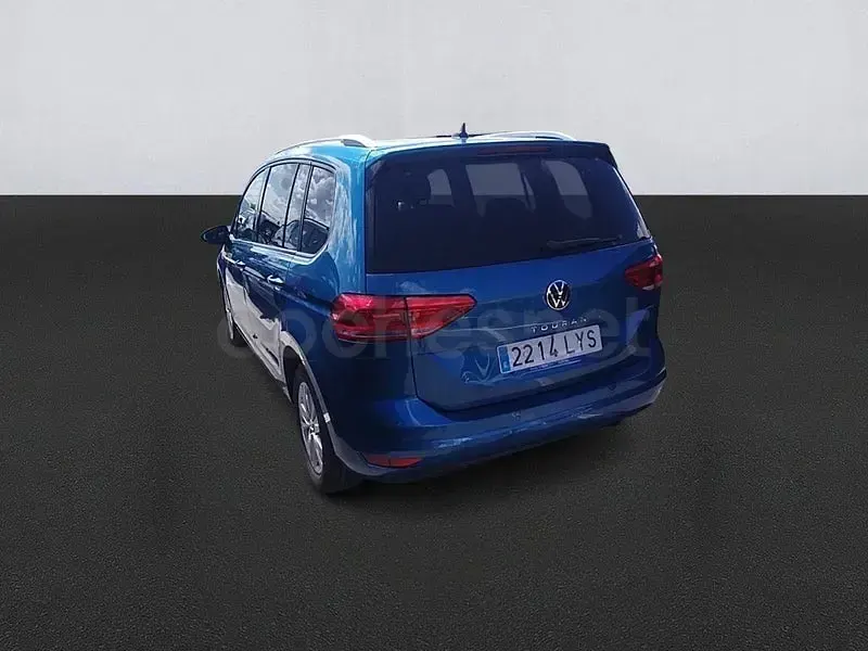 Usado VW Touran Advance 122 CV (89 kW) 2022 Azul Monovolumen
