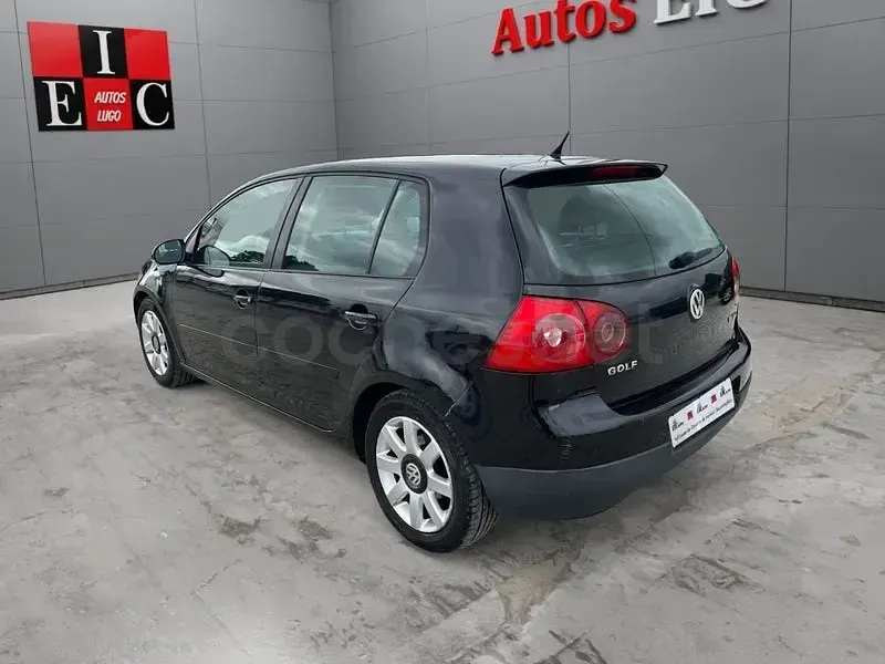 Usado VW Golf IV Highline 105 CV (77 kW) 2006 Negro Berlina