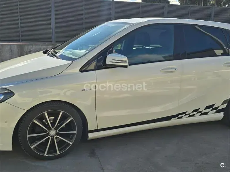 Usado Mercedes B200 136 CV (100 kW) 2012 Blanco Utilitario