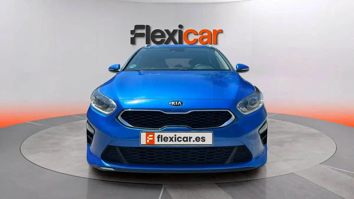 Usado Kia Ceed 120 CV (88 kW) 2019 Azul Utilitario