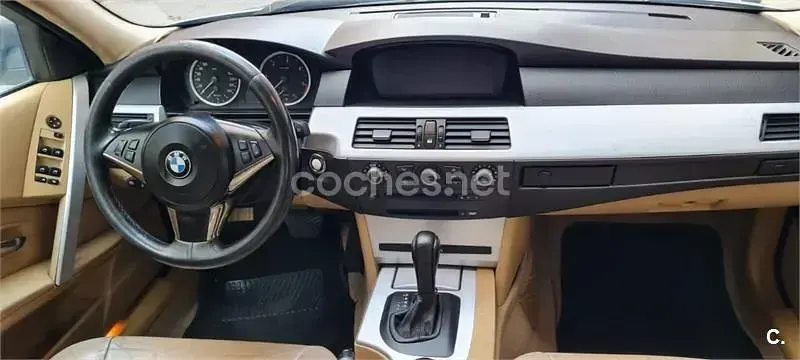 Usado BMW 530 231 CV (169 kW) 2006 Gris / plata Berlina