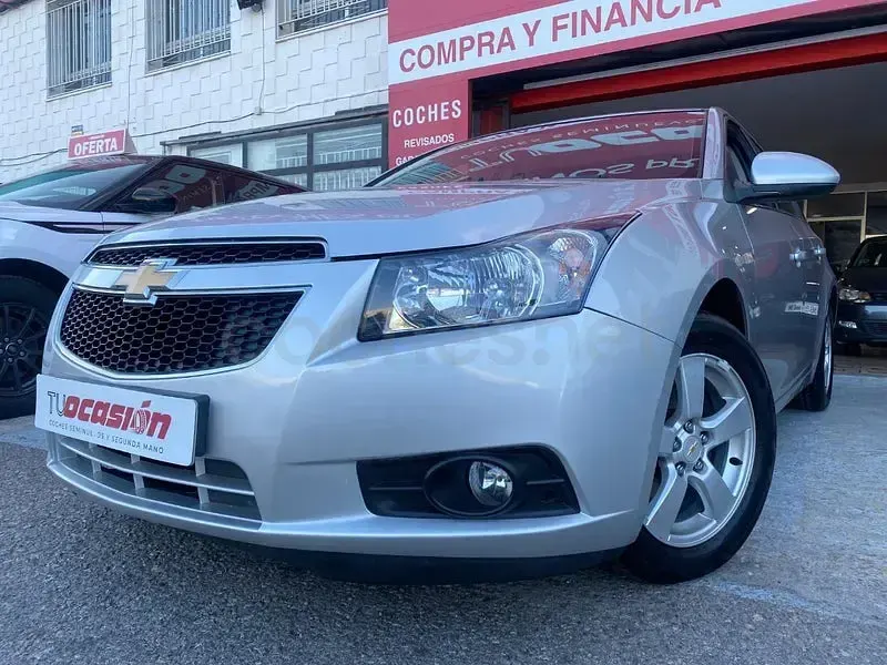 Usado Chevrolet Cruze LT 124 CV (91 kW) 2011 Gris / plata Berlina