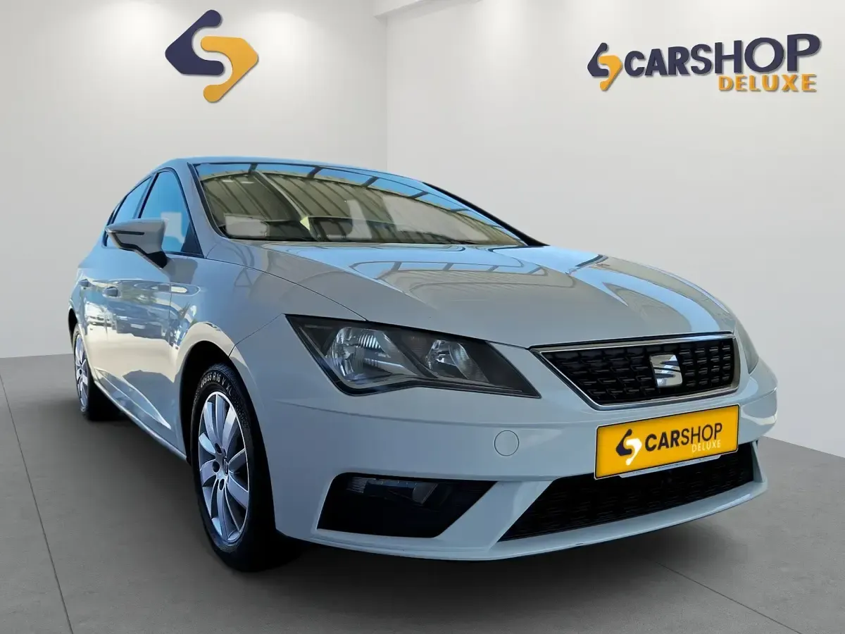 Usado Seat Leon Style 110 CV (80 kW) 2017 Blanco Berlina