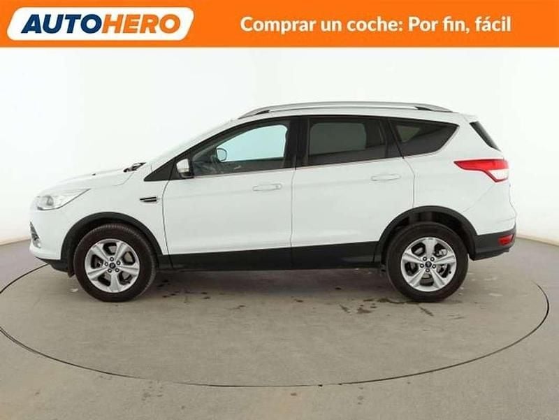 Usado Ford Kuga Trend 120 CV (88 kW) 2016 Blanco SUV