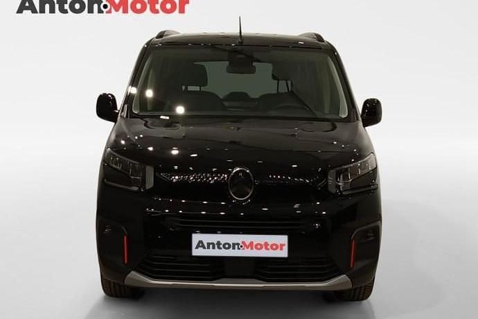 Usado Citroën Berlingo Shine 130 CV (95 kW) 2024 Negro Monovolumen