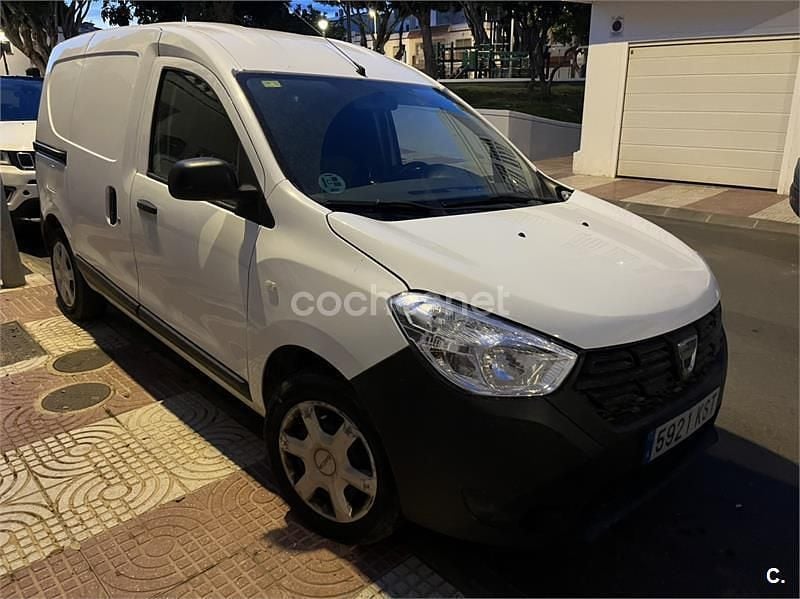 Usado Dacia Dokker Ambiance 102 CV (75 kW) 2019 Blanco Monovolumen