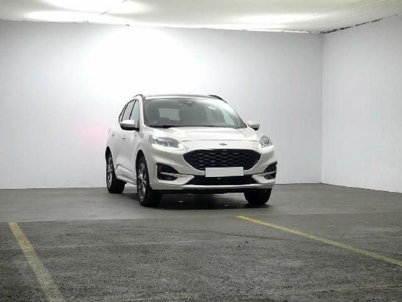 Usado Ford Kuga ST-Line X 226 CV (166 kW) 2021 Blanco SUV