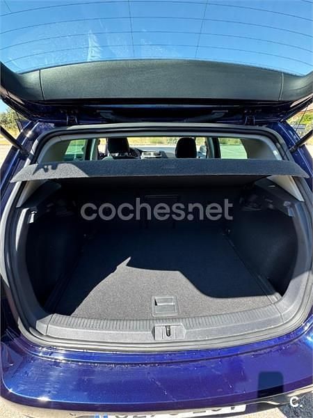 Usado VW Golf VII Advance 130 CV (95 kW) 2019 Beige Berlina