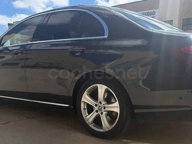 Usado Mercedes E350 258 CV (189 kW) 2018 Negro Berlina