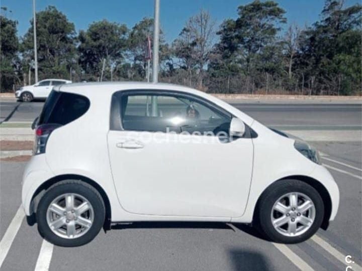 Usado Toyota iQ 68 CV (50 kW) 2010 Blanco Utilitario