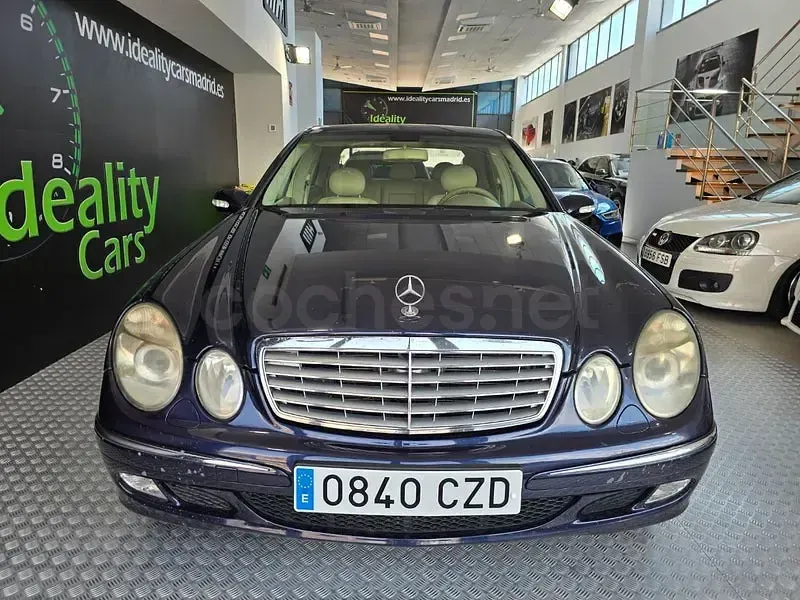 Usado Mercedes E270 Elegance 177 CV (130 kW) 2004 Azul Berlina