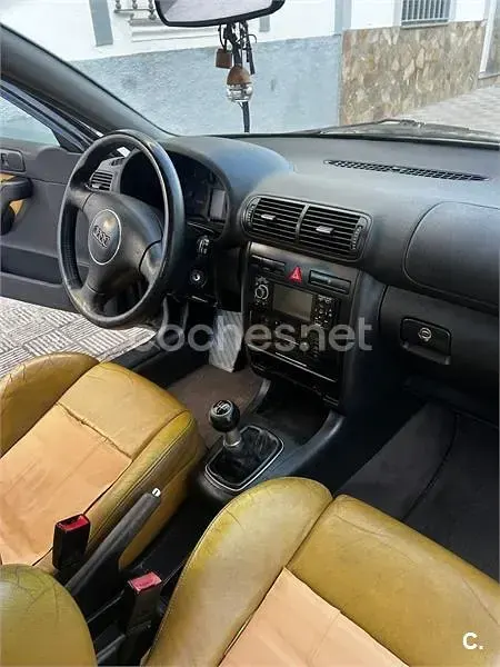 Usado Audi A3 Ambition 110 HP (80 kW) 2001 Cinzento Citadino