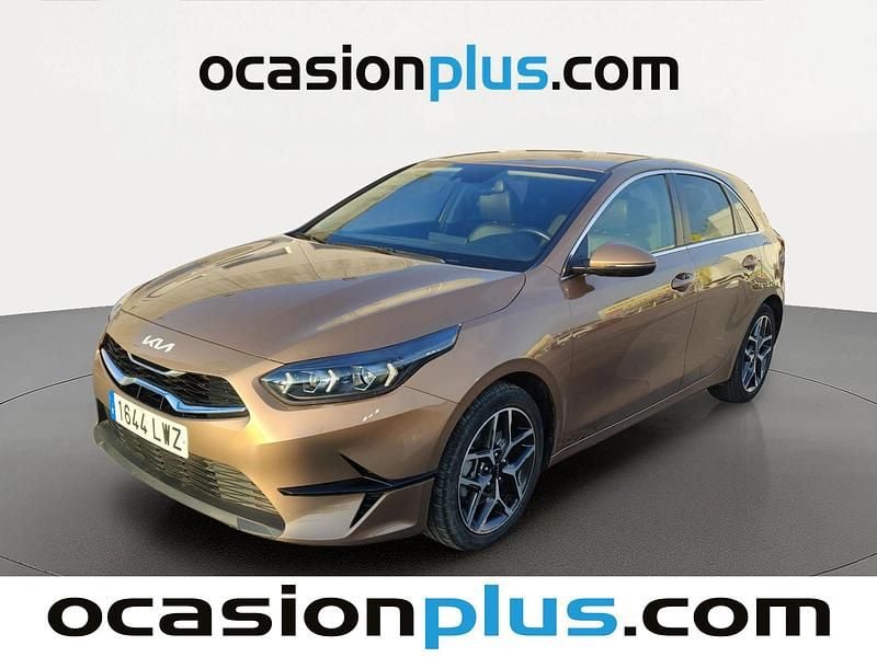 Usado Kia Ceed 101 CV (74 kW) 2022 Marrón Utilitario
