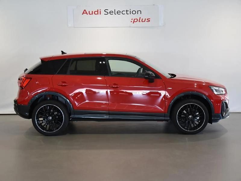 Usado Audi Q2 Black Edition 150 CV (110 kW) 2025 Rojo SUV
