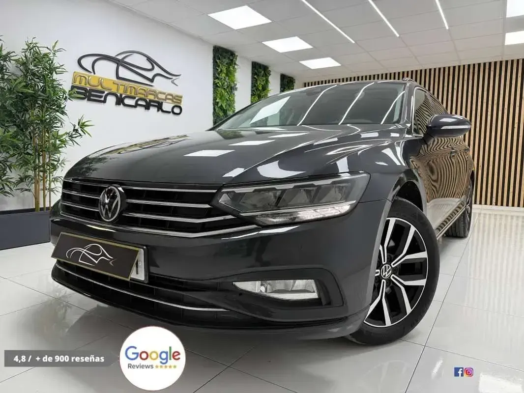 Usado VW Passat Executive 122 CV (89 kW) 2022 Gris Familiar