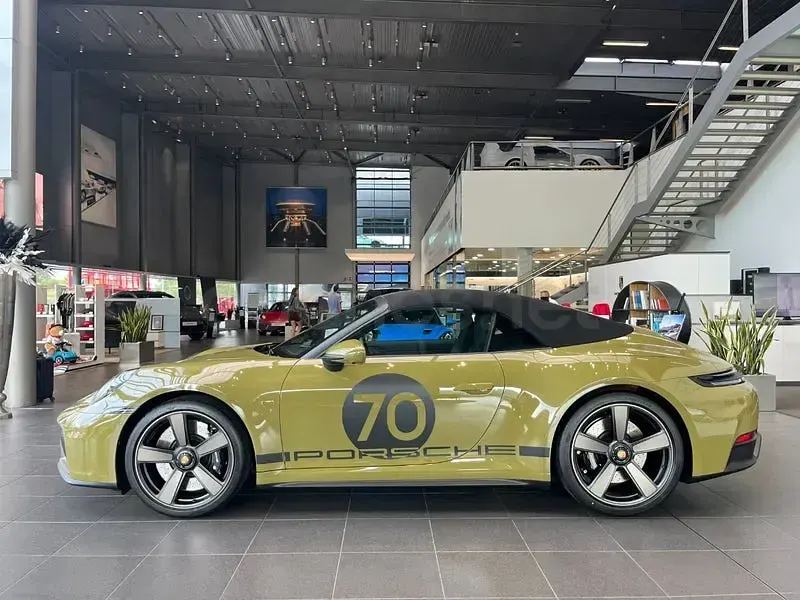 Nuevo Porsche 911 541 CV (397 kW) 2026 Verde Descapotable