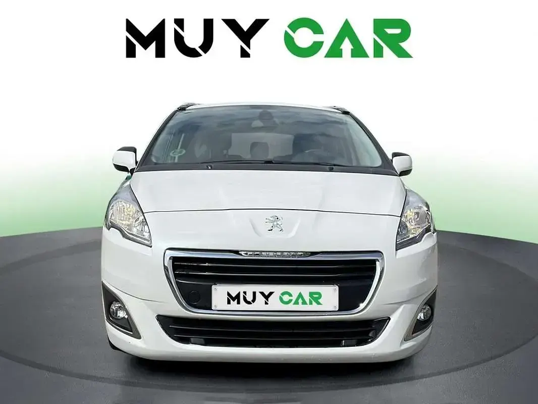 Usado Peugeot 5008 Style 131 CV (96 kW) 2015 Blanco Monovolumen