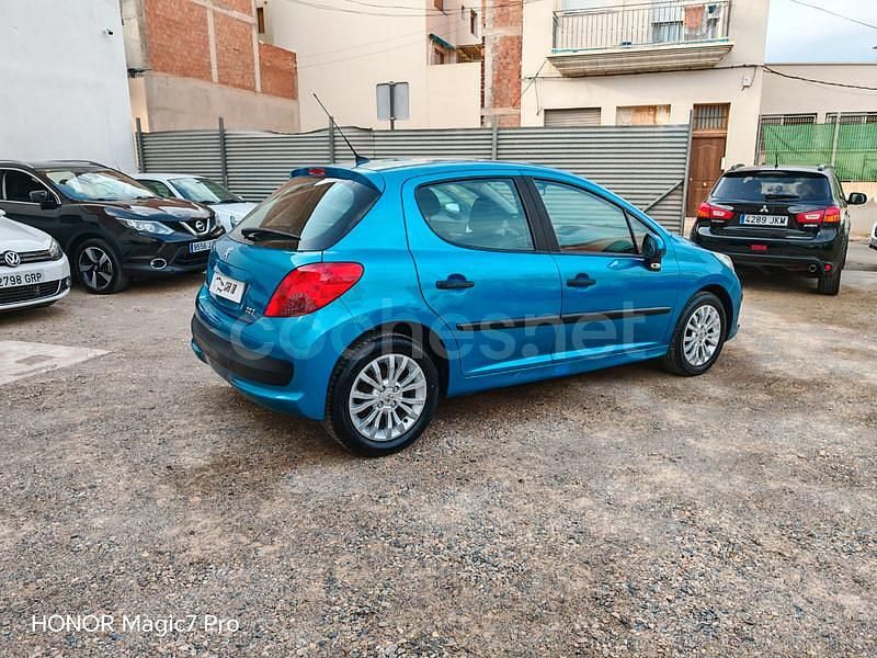 Usado Peugeot 207 95 CV (69 kW) 2008 Azul Berlina