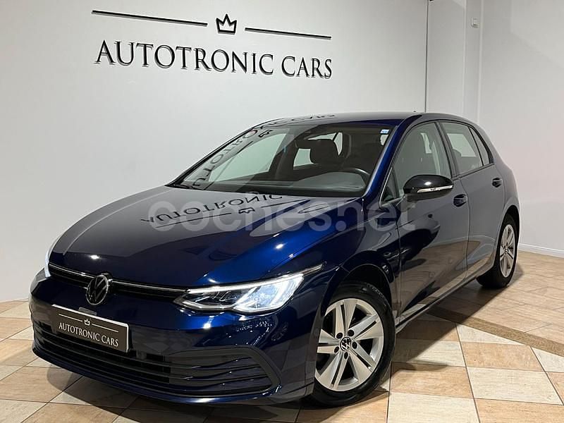 Usado VW Golf VIII 110 CV (80 kW) 2021 Azul Berlina