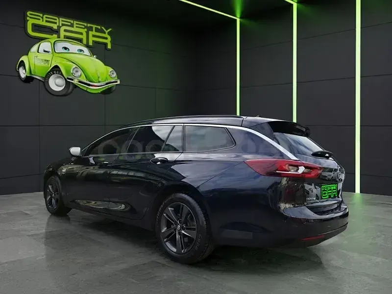 Usado Opel Insignia 136 CV (100 kW) 2019 Azul Familiar