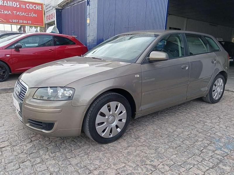 Beige Usado 2005 Audi A3 Sportback Ambition Utilitario | 4790 € (Precio justo) - Imagen 1/4