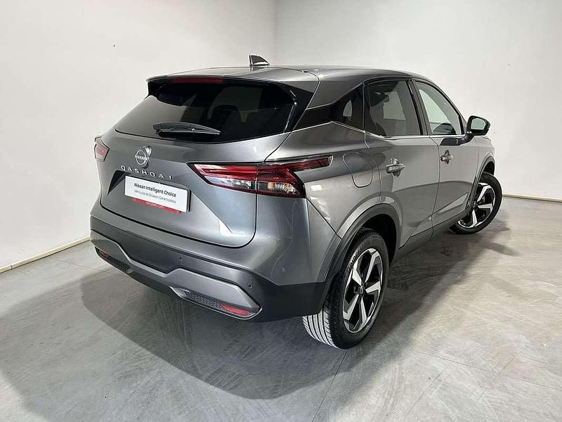 Begagnad Nissan Qashqai N-Connecta 158 HK (116 kW) 2024 Grå SUV