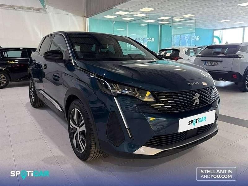 Usado Peugeot 3008 Allure 131 CV (96 kW) 2023 Azul SUV