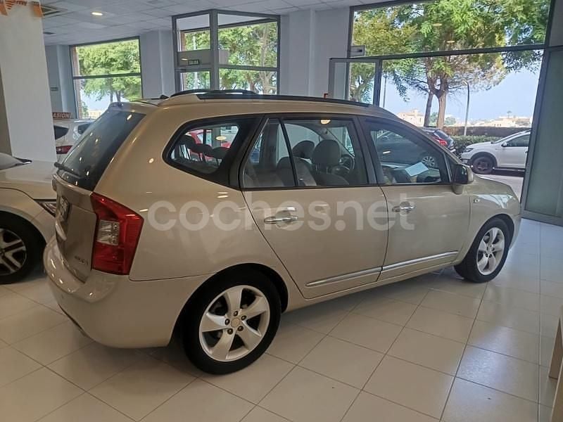 Usado Kia Carens 115 CV (84 kW) 2007 Marrón Monovolumen