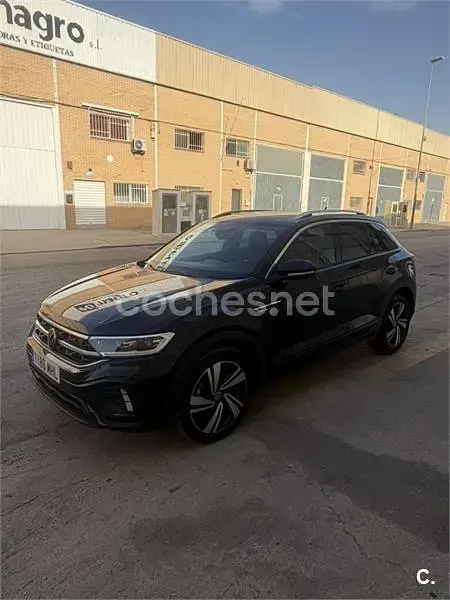 Usado VW T-Roc R-line 150 CV (110 kW) 2023 Negro SUV