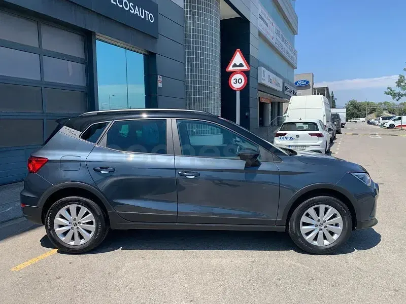Usado Seat Arona Style 115 CV (84 kW) 2025 Negro SUV